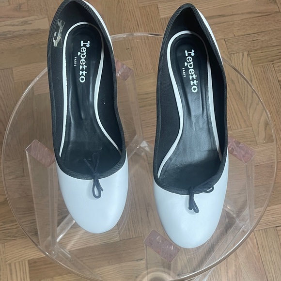 Repetto Women's Monochrome Ballet Flats - Picture 1 of 6